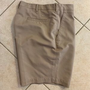 Nike Golf Flat Front Shorts Size 38